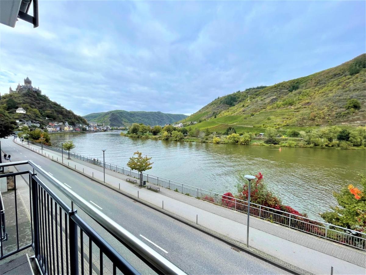 Moselpromenade Villa Moselufer, Panorama & Burg Cochem Blick, Netflix, Balkon Екстериор снимка